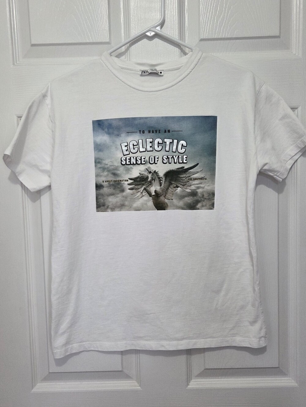 Zara Women 'Eclectic Sense of Style' Pegasus Graphic White Tee Size Small